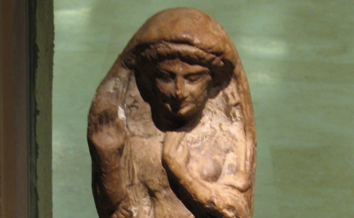 02-Hecht_Museum_Israel_–_figurines_004-crop