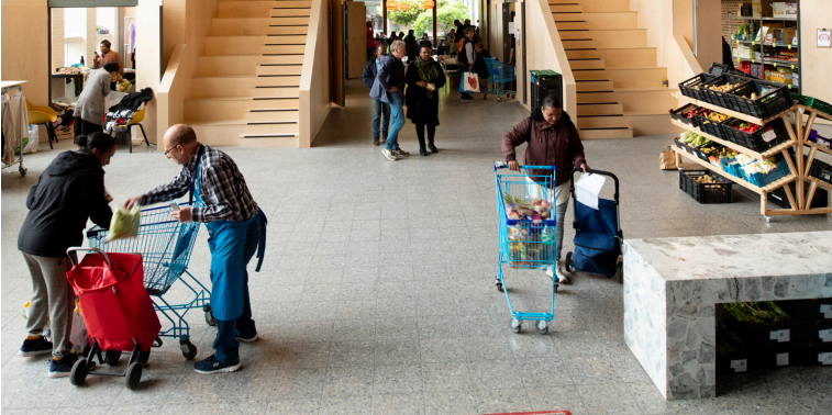 Sociale markt in de Ark in Amsterdam