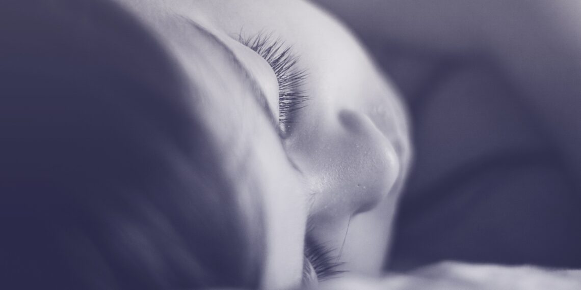Persoon die aan het slapen is