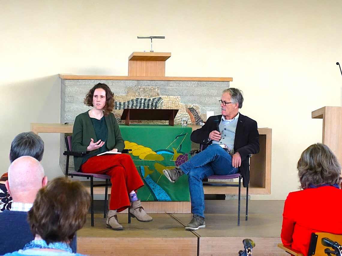 De boekpresentatie van Klimaatbrevier op 25 januari 2025. Links Lieke Weima, rechts René van Loenen