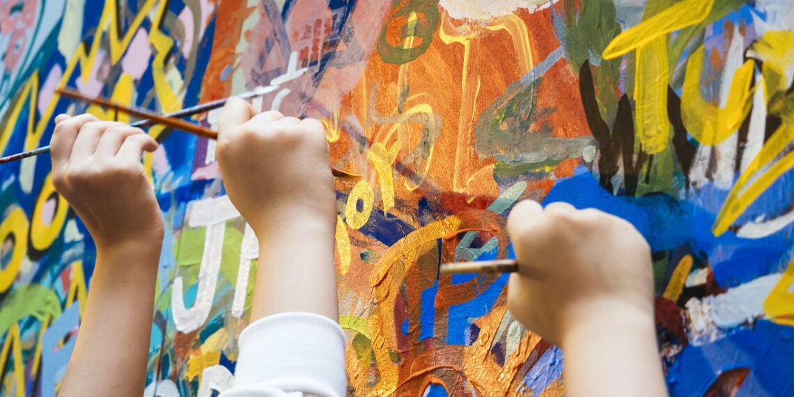 Kinderen die aan het schilderen zijn