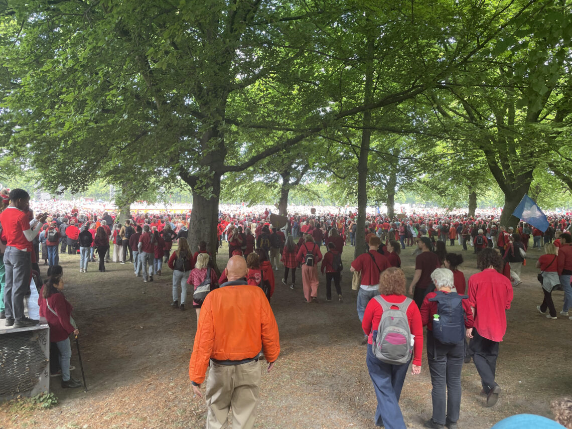 Rode Lijn-demonstratie op het Malieveld in Den Haag, 18 mei 2025