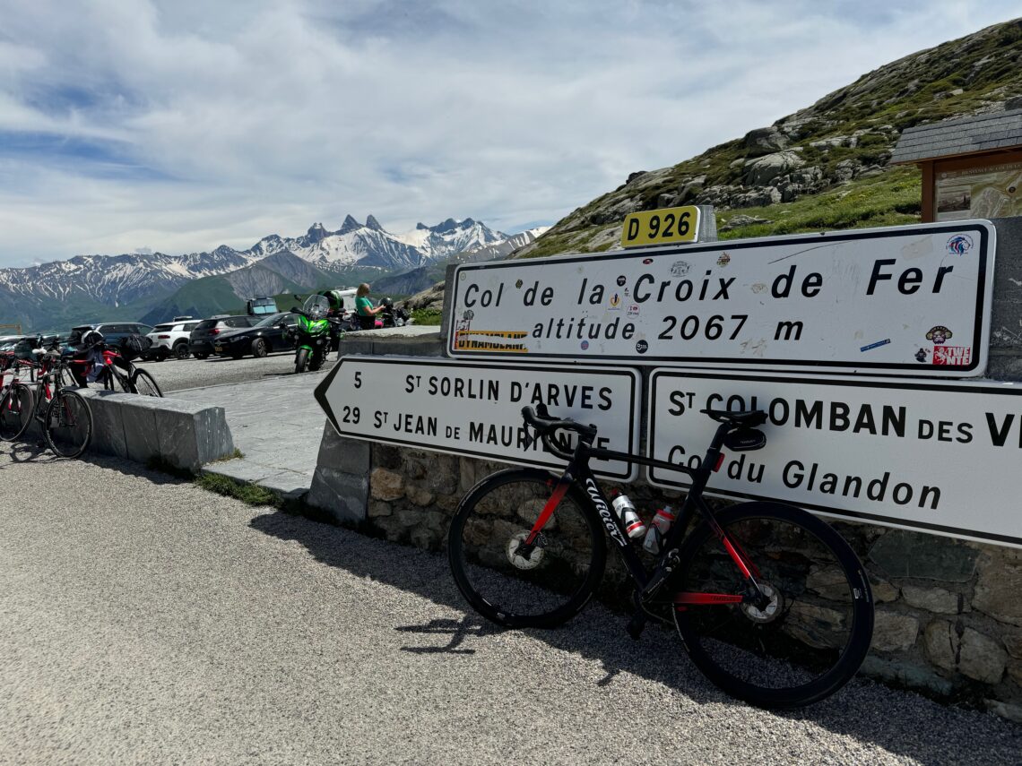 Wielrenfiets in de bergen