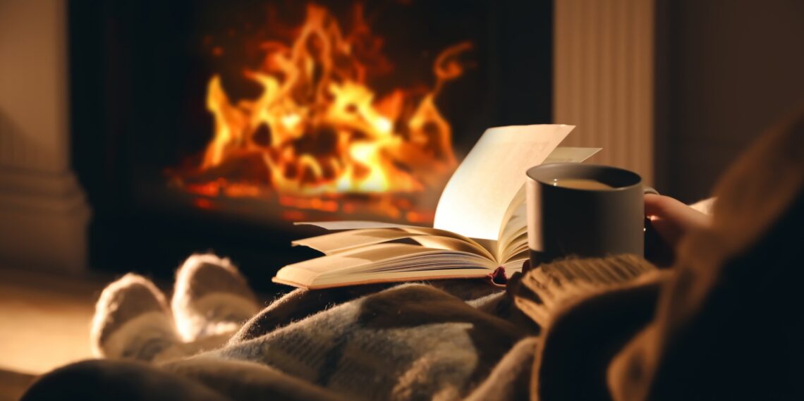 Lezen bij de openhaard