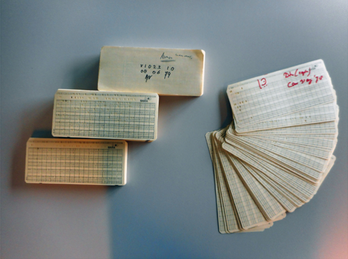 De ponskaarten van de eerste mainfraimecomputers